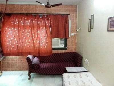 1 BHK Studio Apartment For RENT 5 mins from Khar