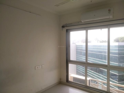 2 BHK Flat for rent in Bandra East, Mumbai - 923 Sqft