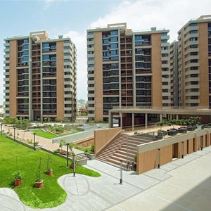 3 BHK Flat for rent in Thaltej, Ahmedabad - 2424 Sqft