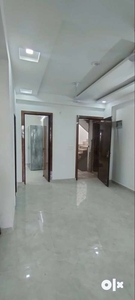 Semi Furnished. 3bhk. Ready to Move. Lift. free car parking.