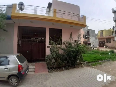 105sqs.Yard Buildup Single story house for sale.
