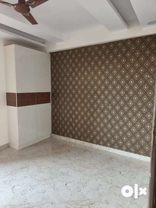 READY TO MOVE 1BHK FLATS AVAILABLE IN NOIDA SEC-73 NEAR BY METRO SEC51