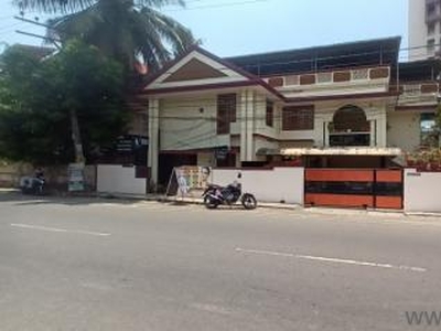 1000 Sq. ft Office for rent in Vyttila, Kochi