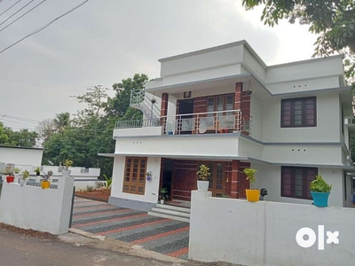 1700 sq 3bhk 5.5 cent house for lease near aryankav