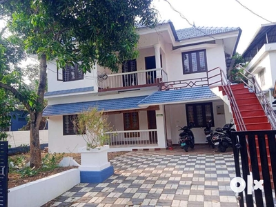 2 BHK House (1st floor) for rent