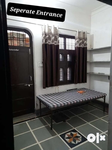 2 BHK on rent at premium location at cheapest deal