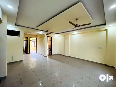 2bhk spacious flat for rent near it park