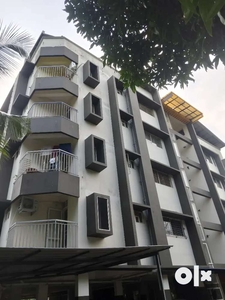 3 BHK BUS ROUTE FRONTAGE FLAT FAMILY TRIPUNITHURA PETTA GANDHI SQUARE