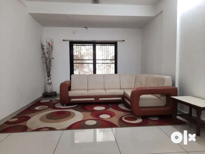 3 bhk semifurnished flat available on rent in ( vasna road).