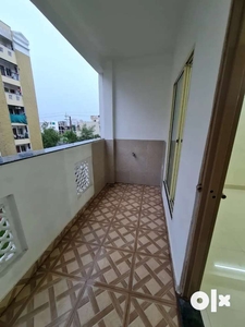 4bhk flat for rent in good condition semi furnished prime location