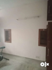 For Rent HIG-L 3BHK Ground Floor Sector 44