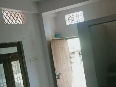 Single room with kitchen only for bachelors