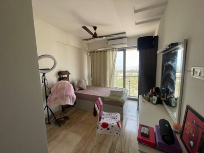 1200 sq ft 2 BHK 2T Apartment for sale at Rs 2.15 crore in Neminath Avenue in Andheri West, Mumbai