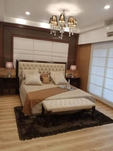 850 sq ft 2 BHK 2T West facing Completed property Apartment for sale at Rs 2.46 crore in Project in Bandra West, Mumbai