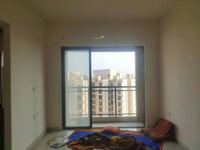 880 sq ft 2 BHK 2T East facing Apartment for sale at Rs 52.00 lacs in Sunteck One World in Naigaon East, Mumbai