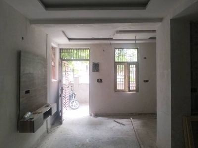 900 sq ft 2 BHK 2T Apartment for sale at Rs 75.00 lacs in Project in vikaspuri, Delhi