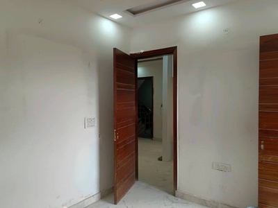 900 sq ft 3 BHK 2T BuilderFloor for sale at Rs 90.00 lacs in Project in Sector 25 Rohini, Delhi