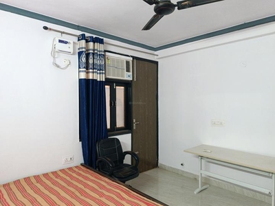 2 BHK Flat for rent in Saket, New Delhi - 800 Sqft