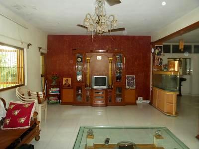 5 BHK House / Villa For SALE 5 mins from Ambawadi