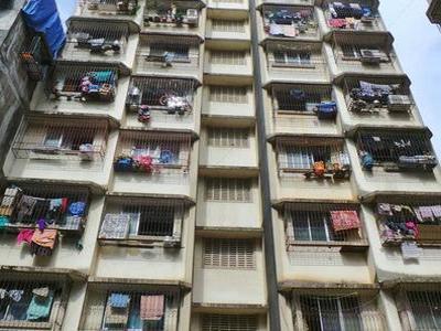 Reputed Builder Rajnigandha Apartment in Andheri West, Mumbai