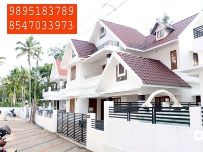 House 4 BHK 2500 sq feet 6 cents near Kattayam Medical college 95 lakh
