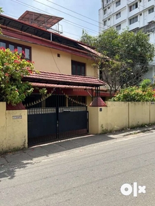 16 cents land with 2800 sqft gated villa for sale North janatha road