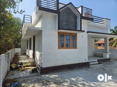 2BHK house & 4 cent plot for 26 lakh only - kanjikode / para