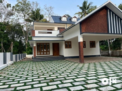 A new house in thiruvalla town, 50mtr from kattode