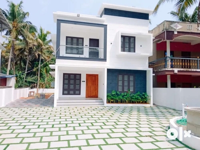 Luxury, 14 cent house for sale in Pothencode junction