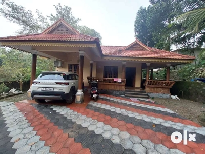 New home near pullukuthy in mallapally 9 cent 3 bed rooms and attached