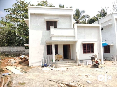 Villa 1400 SqFt 3 bhk 5cent /50 lakh Thiroor Thrissur