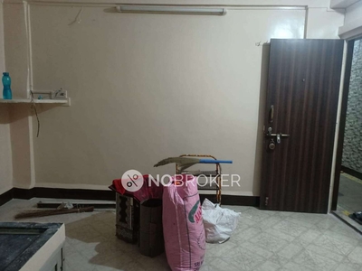 1 RK Flat In Mandar Niketan Building,byculla for Rent In Mandar Niketan