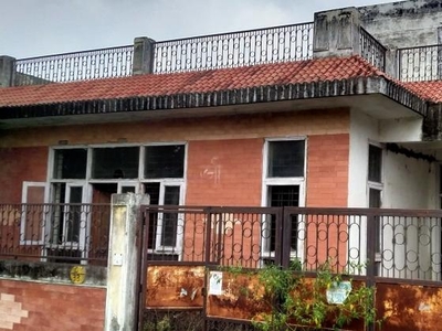 2 Bedroom 200 Sq.Mt. Independent House in Sector Xu Iii Greater Noida