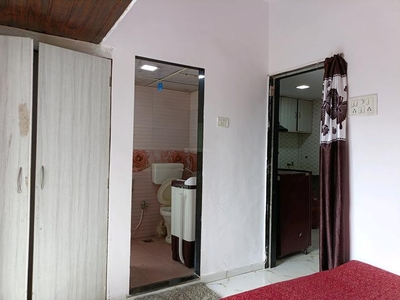 1 RK Flat for rent in Goregaon East, Mumbai - 330 Sqft