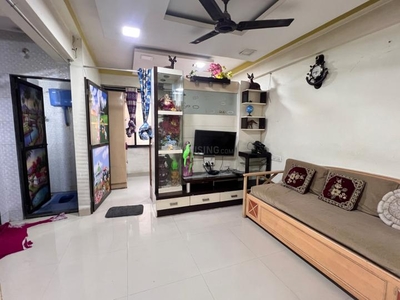 1 RK Flat for rent in Kandivali West, Mumbai - 340 Sqft