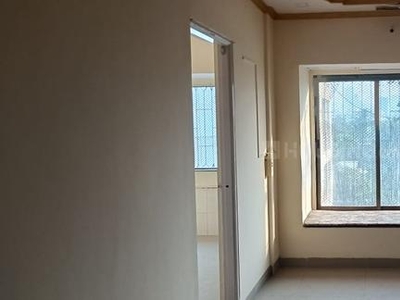 2 BHK Flat for rent in Kandivali East, Mumbai - 700 Sqft
