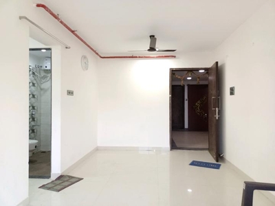 2 BHK Flat for rent in Malad East, Mumbai - 870 Sqft