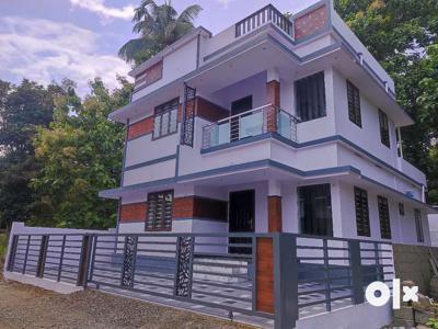 A SUPERB NEW 3BED ROOM 1500SQ FT 4CENT HOUSE IN PERAMANGALAM,THRISSUR