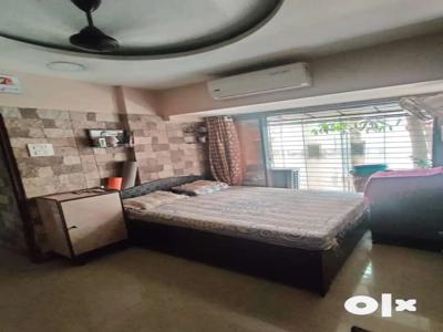 FULLY FURNISHED WITH ELECTRICS IN 15 STORES TOWARS COMPLEX SEE FACING
