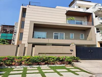 9 BHK Independent House for rent in Sector 44, Noida - 10000 Sqft