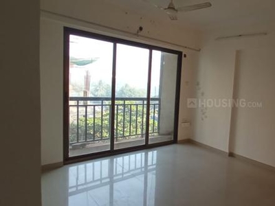 2 BHK Flat for rent in Malad West, Mumbai - 996 Sqft