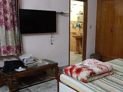 3 Bedroom 1800 Sq.Ft. Builder Floor in Chander Nagar Ghaziabad
